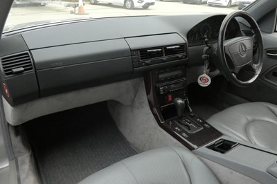 Lot 134 - 1996 Mercedes SL 320 Auto