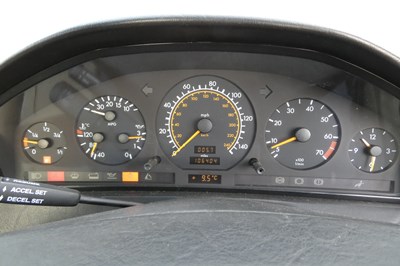 Lot 107 - 1990 Mercedes 300SL Auto