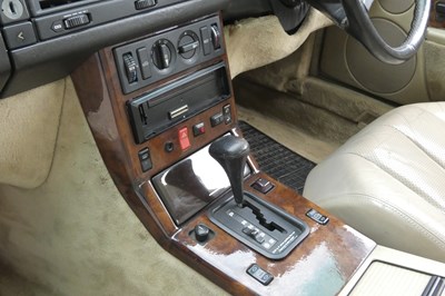 Lot 107 - 1990 Mercedes 300SL Auto