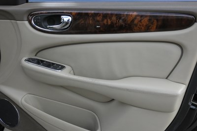 Lot 112 - 2006 Jaguar XJ Sovereign Supercharged