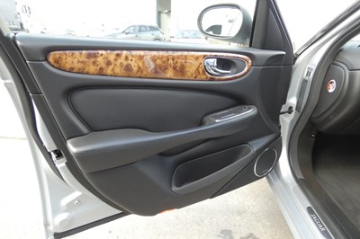 Lot 133 - 2007 Jaguar XJ Sovereign V8 LWB