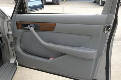 Lot 105 - 1988 Mercedes 500SEL