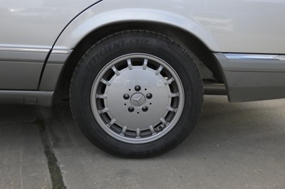 Lot 105 - 1988 Mercedes 500SEL