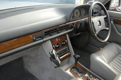 Lot 105 - 1988 Mercedes 500SEL