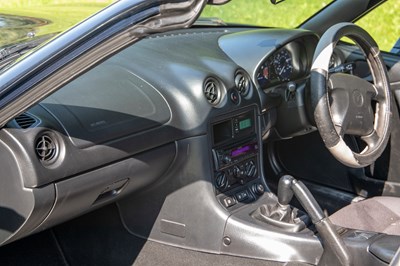 Lot 21 - 1999 Mazda MX-5