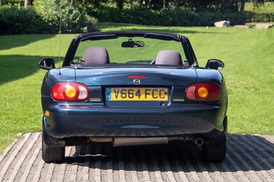 Lot 21 - 1999 Mazda MX-5