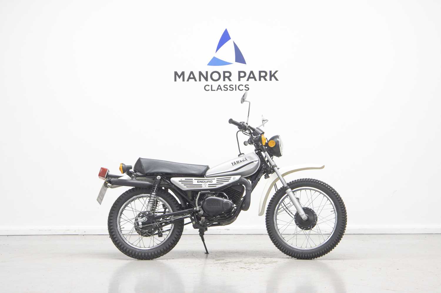 Lot 32 - 1981 Yamaha DT100
