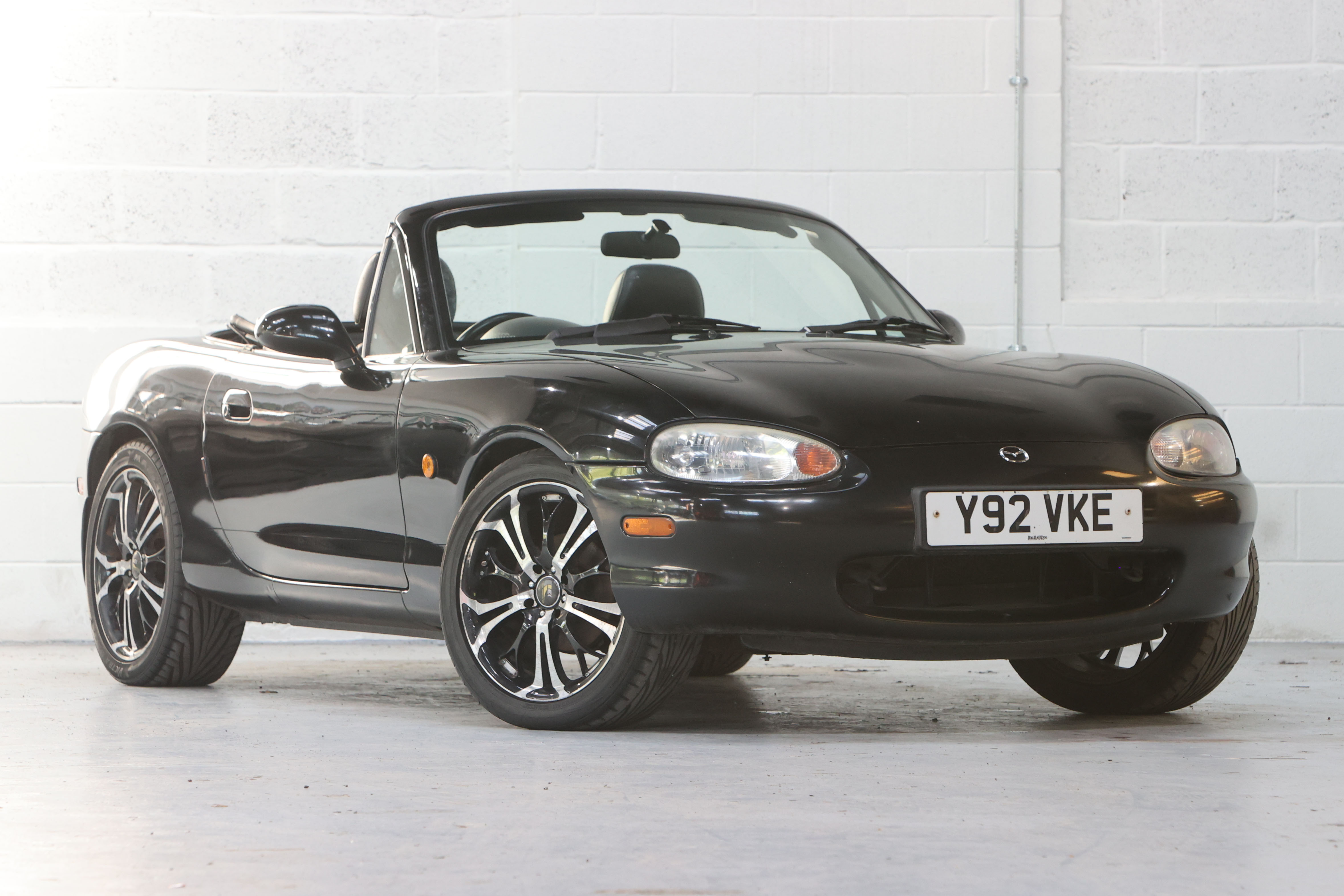 Lot 275 - 2001 Mazda MX-5 1.8 Conran Edition