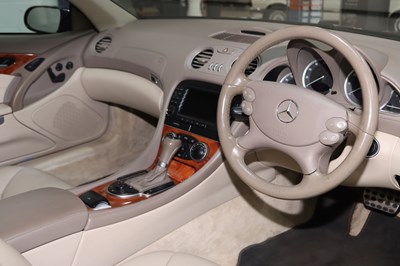Lot 282 - 2004 Mercedes-Benz SL 350
