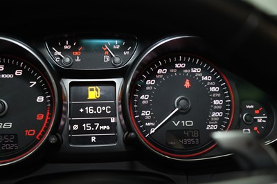 Lot 31 - 2014 Audi R8 Spyder Quattro V10