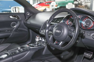 Lot 31 - 2014 Audi R8 Spyder Quattro V10