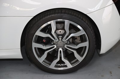 Lot 31 - 2014 Audi R8 Spyder Quattro V10