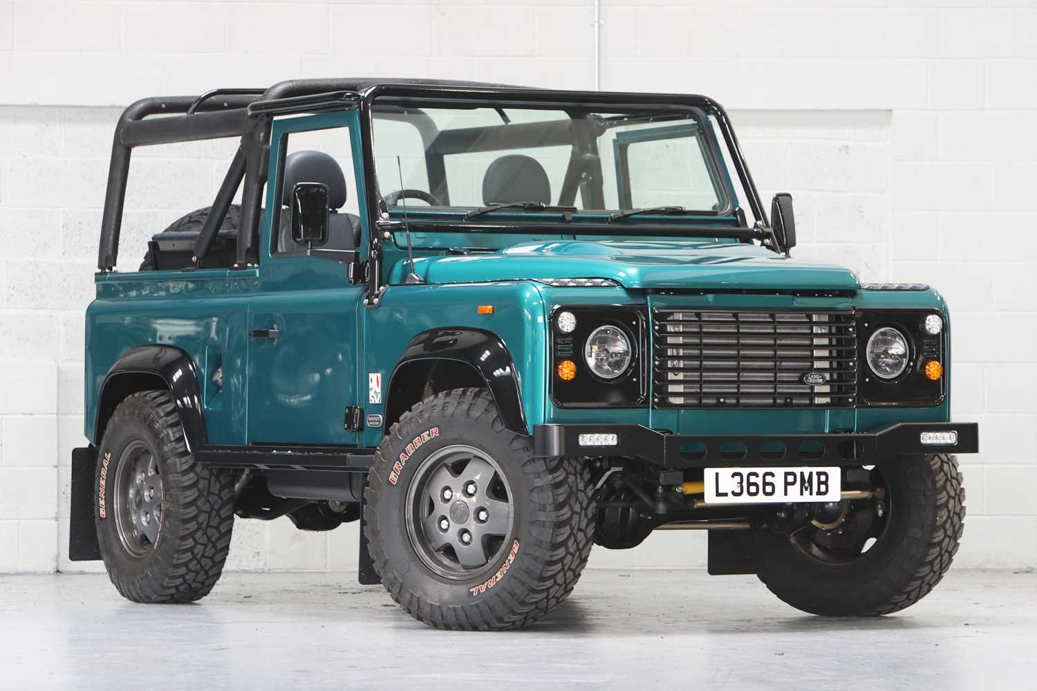 Lot 23 - 1993 Land Rover Defender 90 SV