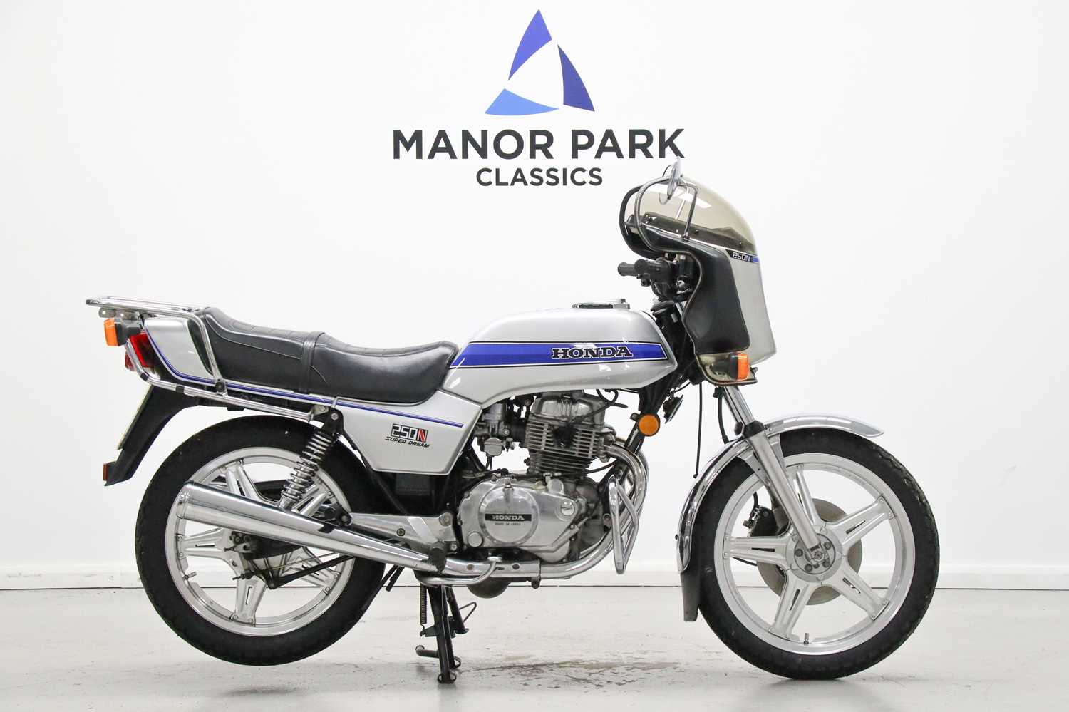 Lot 10 - 1981 Honda CB250N Super Dream
