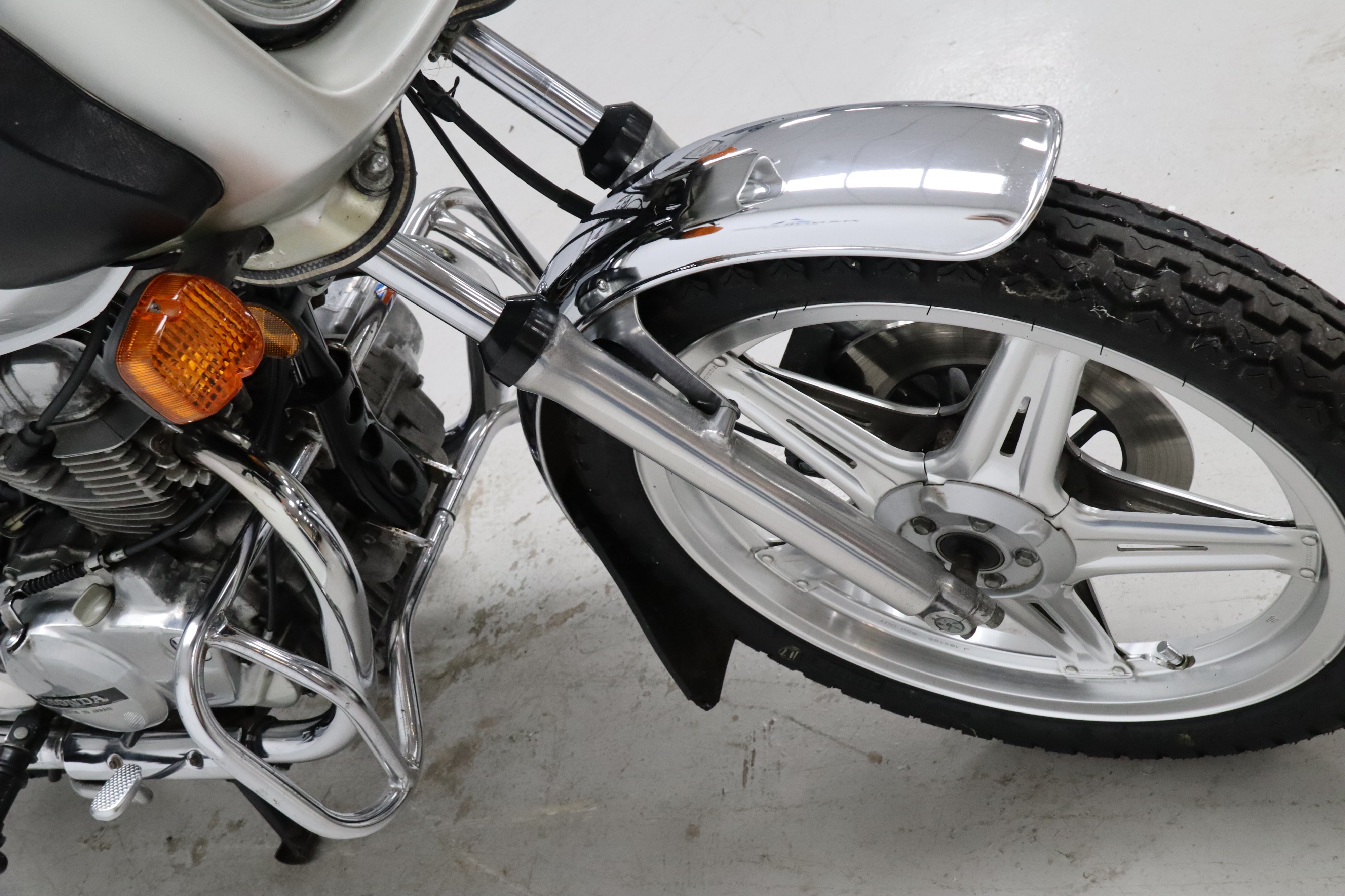 ホンダ CB250Nエンジン Lot 10 - 1981 Honda CB250N Super Dream
