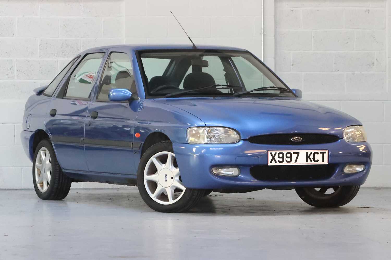 Lot 297 - 2000 Ford Escort 1.6 Finesse