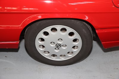 Lot 301 - 1990 Alfa Romeo Spider 2.0