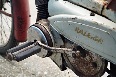 Lot 101 - 1964 Raleigh R M 9 moped
