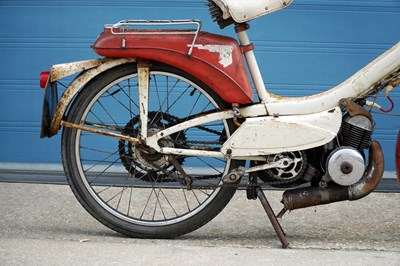 Lot 101 - 1964 Raleigh R M 9 moped