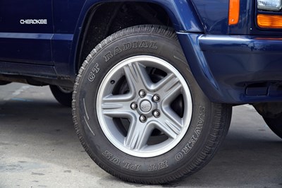 Lot 111 - 2001 Jeep Cherokee XJ 60th Anniversary TD
