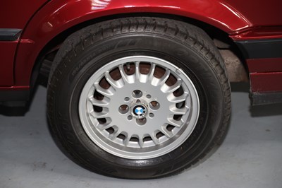 Lot 306 - 1990 BMW 318i (E30) SE Lux