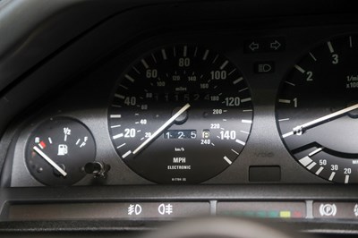 Lot 306 - 1990 BMW 318i (E30) SE Lux