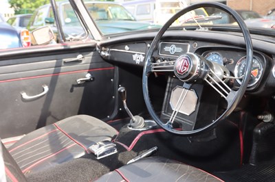Lot 286 - 1962 MG B Roadster