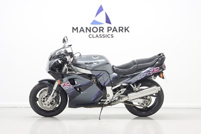 Lot 18 - 1994 Suzuki GSXR1100 WR