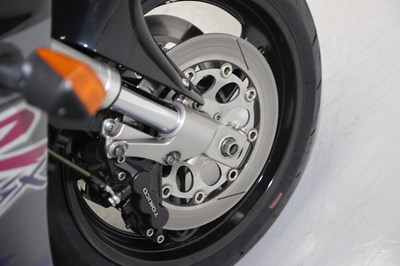 Lot 18 - 1994 Suzuki GSXR1100 WR