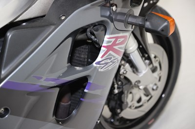 Lot 18 - 1994 Suzuki GSXR1100 WR