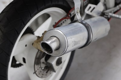 Lot 61 - 1986 Yamaha FZR400 Genesis