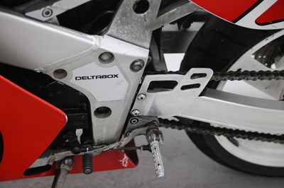 Lot 61 - 1986 Yamaha FZR400 Genesis