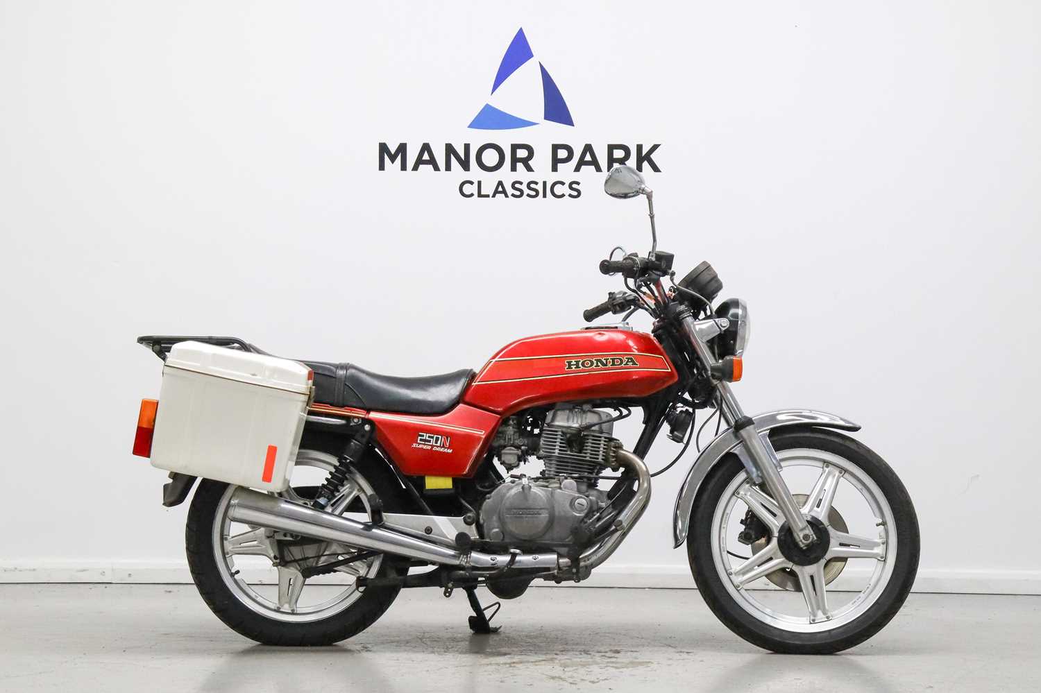 Lot 45 - 1980 Honda CB250N Super Dream