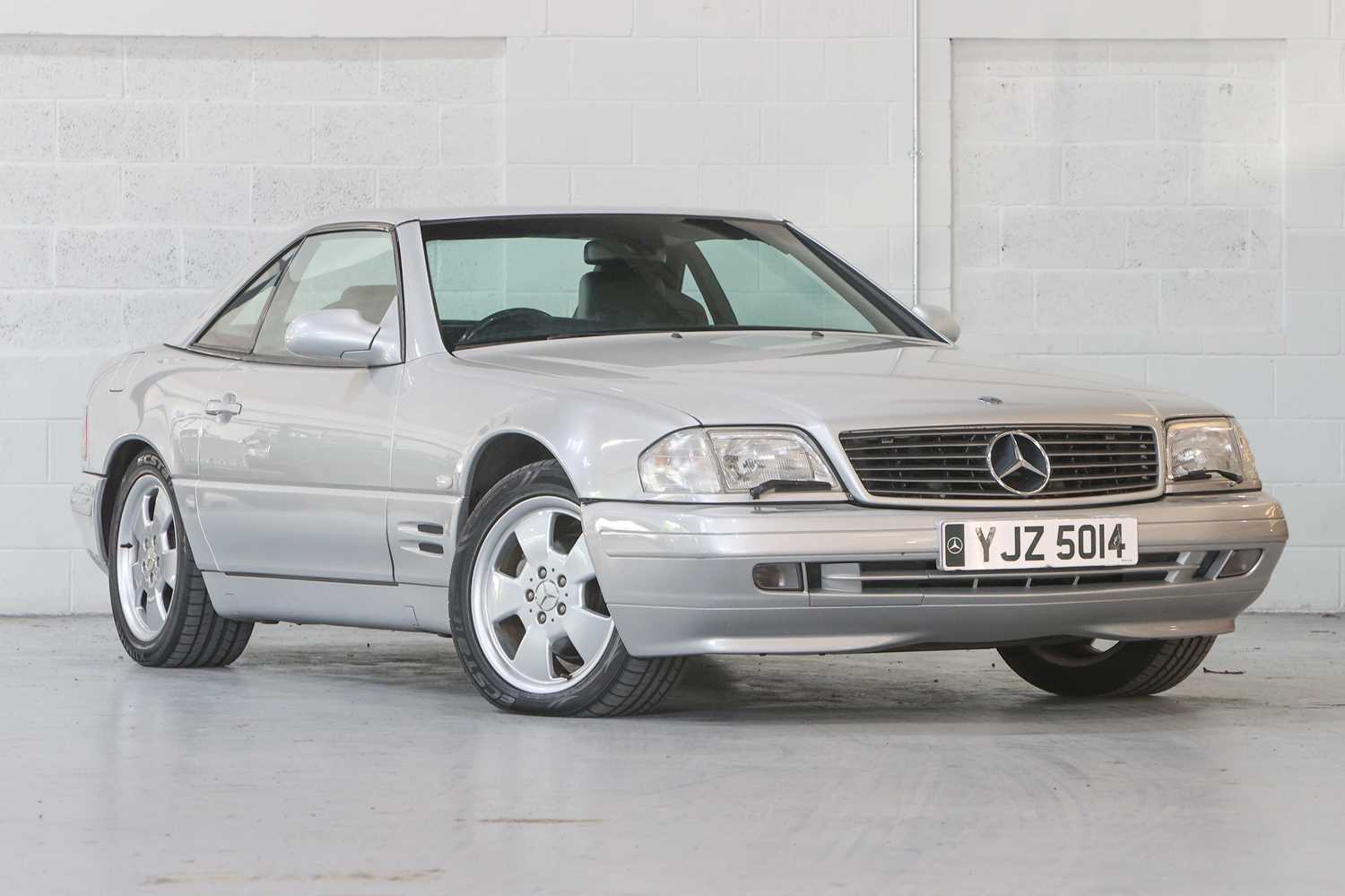 Lot 256 - 1998 Mercedes-Benz SL 320