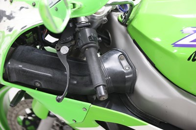 Lot 66 - 1995 Kawasaki ZXR750R Ninja