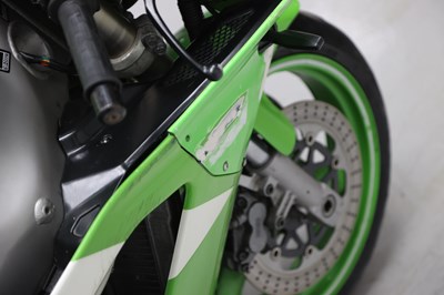 Lot 66 - 1995 Kawasaki ZXR750R Ninja