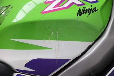 Lot 66 - 1995 Kawasaki ZXR750R Ninja