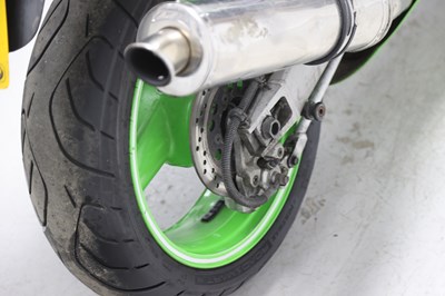 Lot 66 - 1995 Kawasaki ZXR750R Ninja