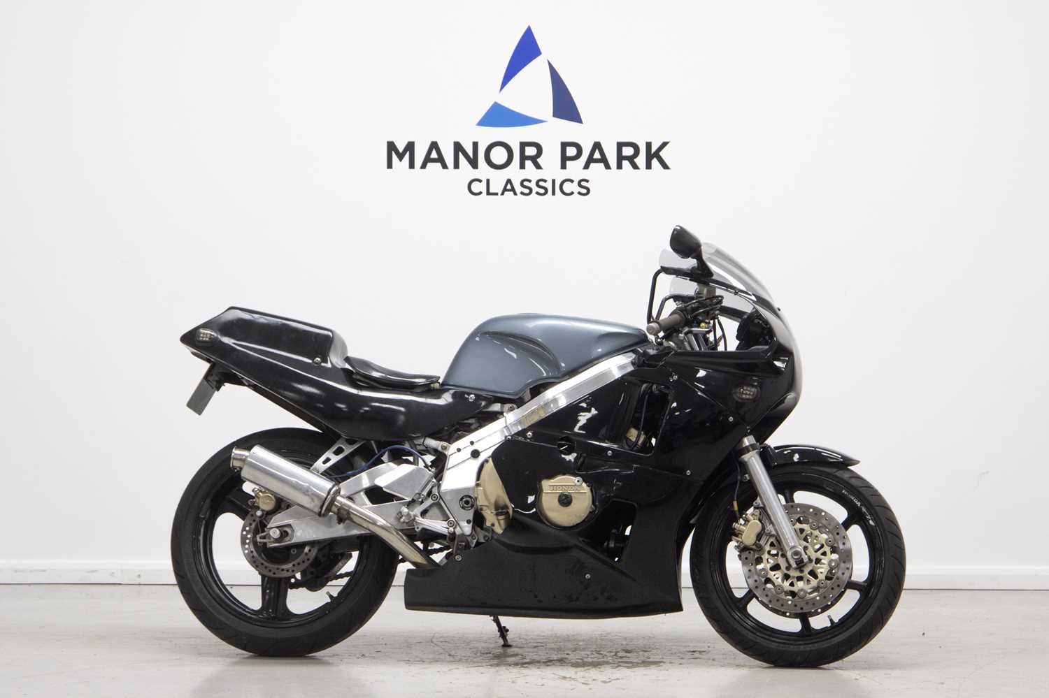 Lot 22 - 1992 Honda CBR400RR