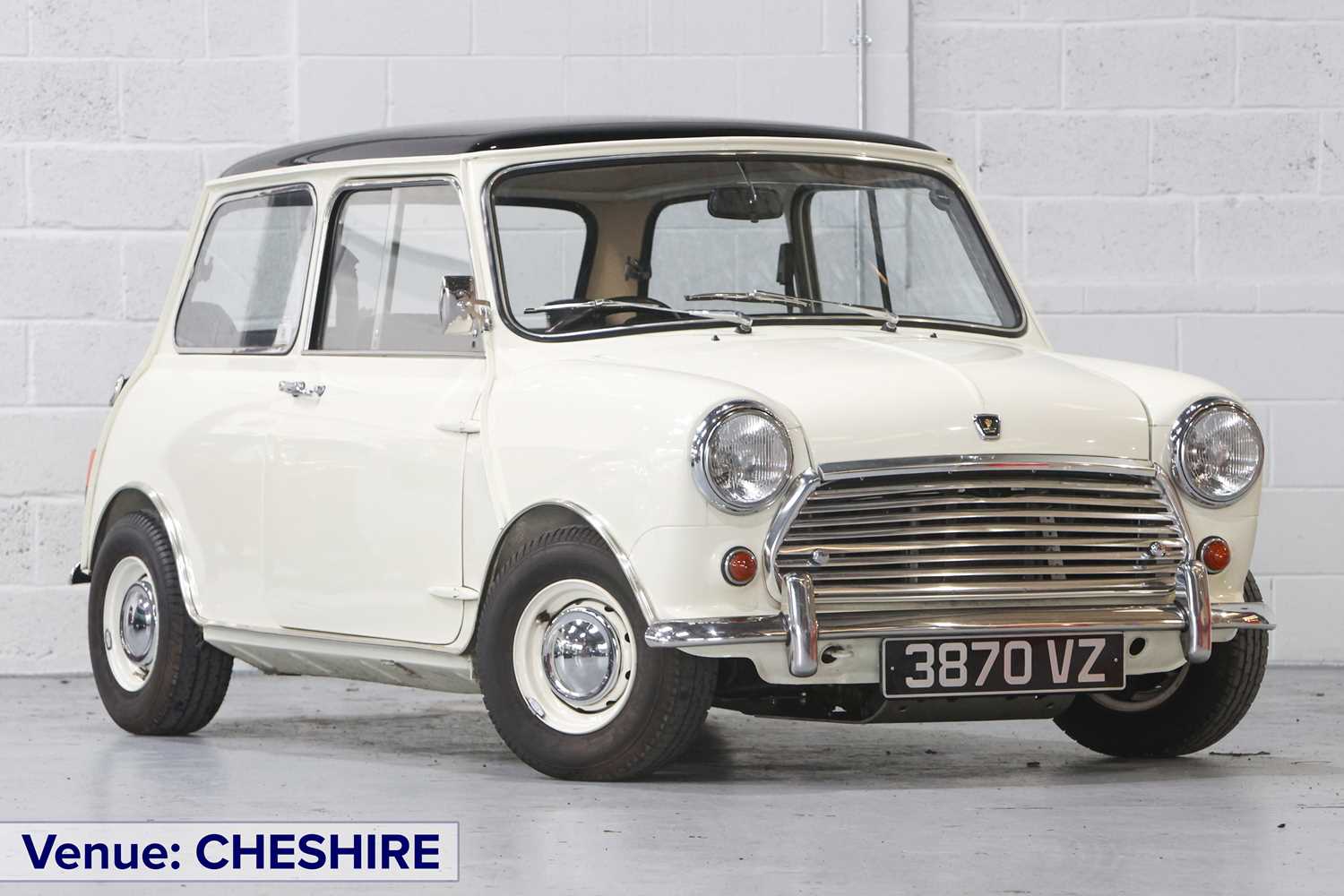 【美品】OoBLE mini white Lot 218 - 1969 Austin Mini Cooper MKII