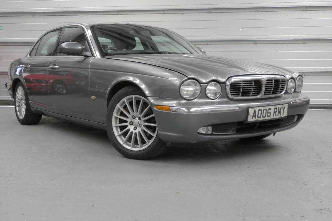 Lot 111 - 2006 Jaguar XJ Executive TDVI Auto