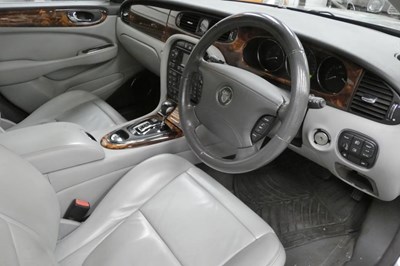 Lot 111 - 2006 Jaguar XJ Executive TDVI Auto