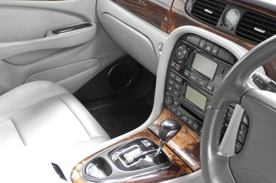 Lot 111 - 2006 Jaguar XJ Executive TDVI Auto