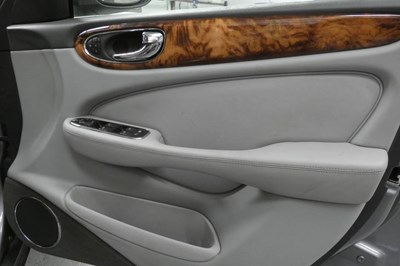 Lot 111 - 2006 Jaguar XJ Executive TDVI Auto