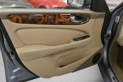 Lot 143 - 2008 Jaguar XJ Executive V6 Auto
