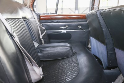 Lot 261 - 1969 Daimler V8-250
