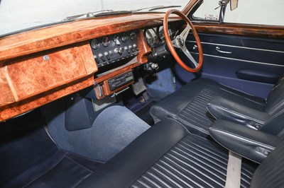 Lot 261 - 1969 Daimler V8-250