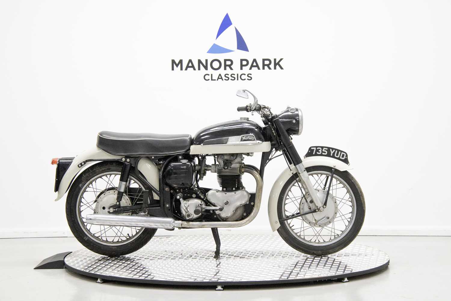 Lot 14 - 1960 Norton Dominator 88