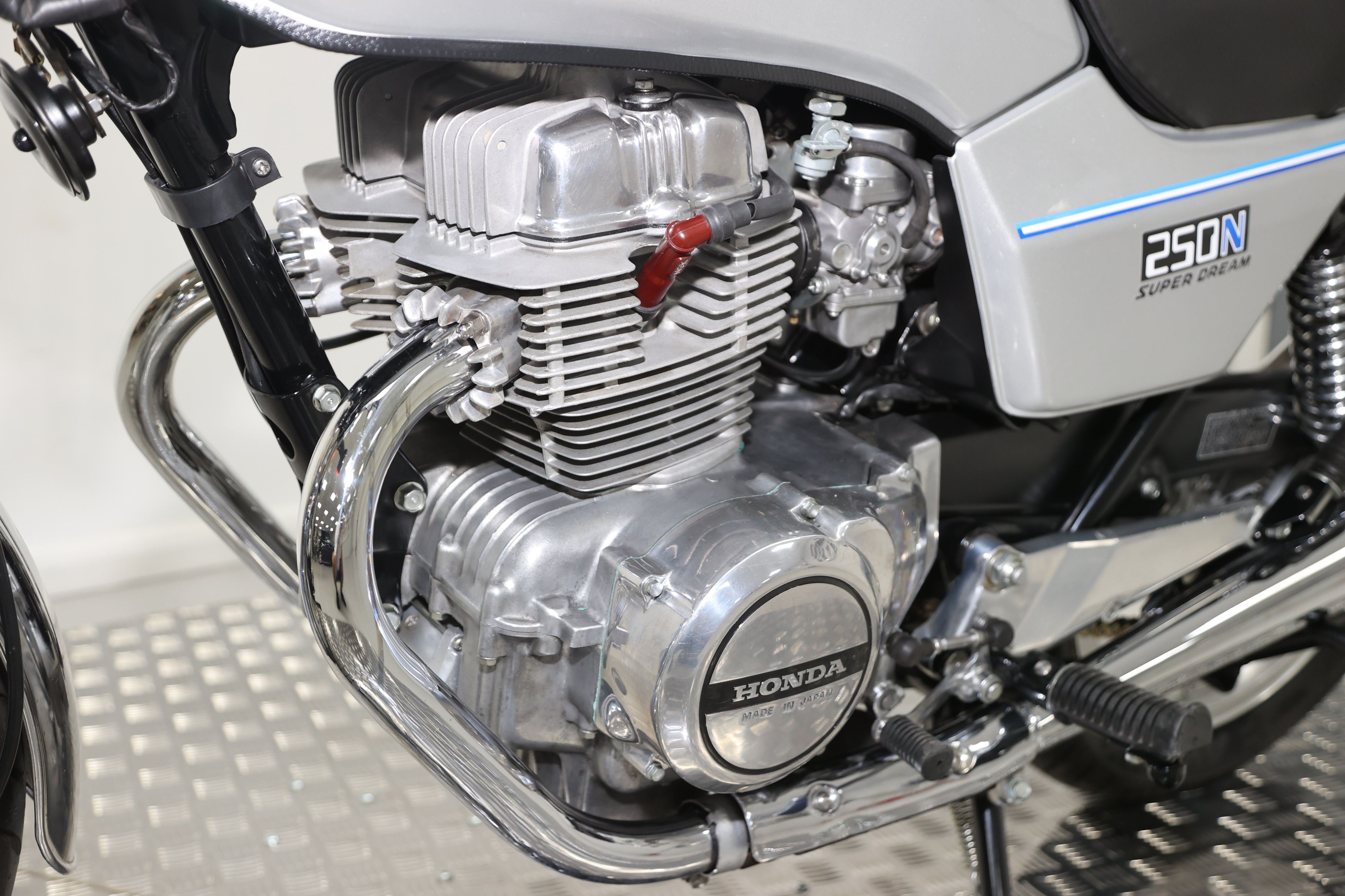 Lot 69 - 1978 Honda CB250N Super Dream