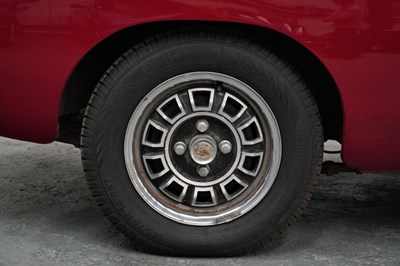 Lot 120 - 1973 MG B GT V8